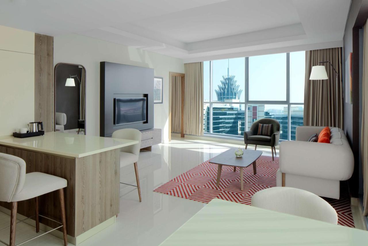 Radisson Blu Hotel Apartment Dubai Silicon Oasis Bagian luar foto